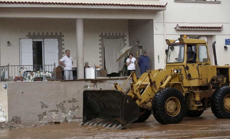 Αποκατάσταση των ζημιών στη Μάνδρα-Μεγάλες καταστροφές σε Θεσσαλονίκη, Ηλεία (video)
