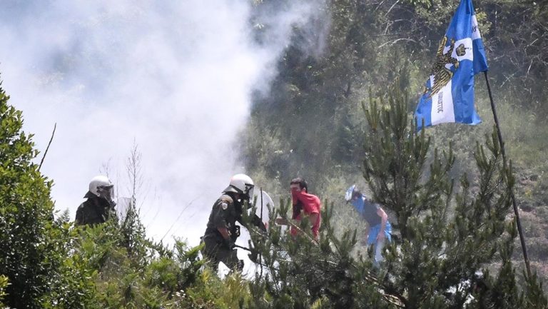 Επεισόδια στο συλλαλητήριο για το ονοματολογικό της ΠΓΔΜ-7 διαδηλωτές και 7 αστυνομικοί τραυματίστηκαν ελαφρά