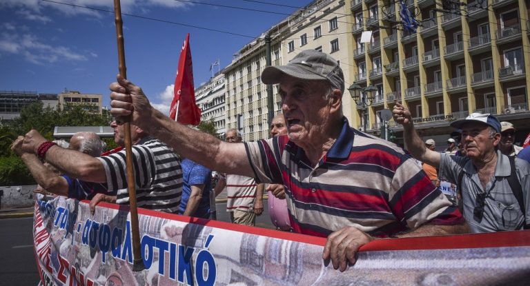 Τον Αύγουστο τα αναδρομικά από παράνομες παρακρατήσεις – «Κορυφαίο ζήτημα οι εργασιακές σχέσεις»