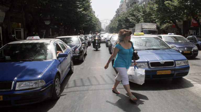 Στους δρόμους και πάλι τα ταξί της Θεσσαλονίκης
