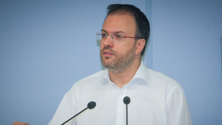 Θεοχαρόπουλος: «Ο κυβερνητικός λαϊκισμός του Ζαππείου»