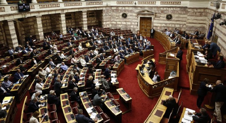 Αντιδράσεις αντιπολίτευσης στην τροπολογία βουλευτών ΣΥΡΙΖΑ για τον ν/σ του “Κλεισθένη”