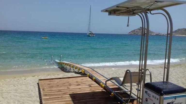 Πρόσβαση των ΑμΕΑ στις παραλίες της Μυκόνου