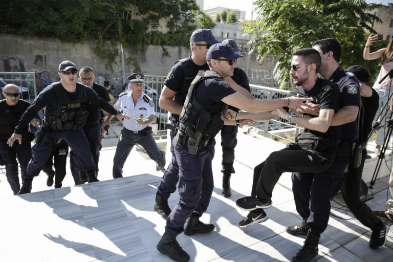 Ένταση και πάλι στο δικαστήριο για τη δίκη της Δώρας Ζέμπερη (video)