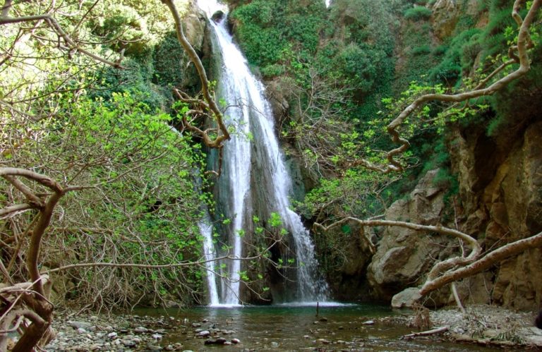 Σητεία: Κινητοποίηση για τη μεταφορά πεζοπόρου σε νοσοκομείο