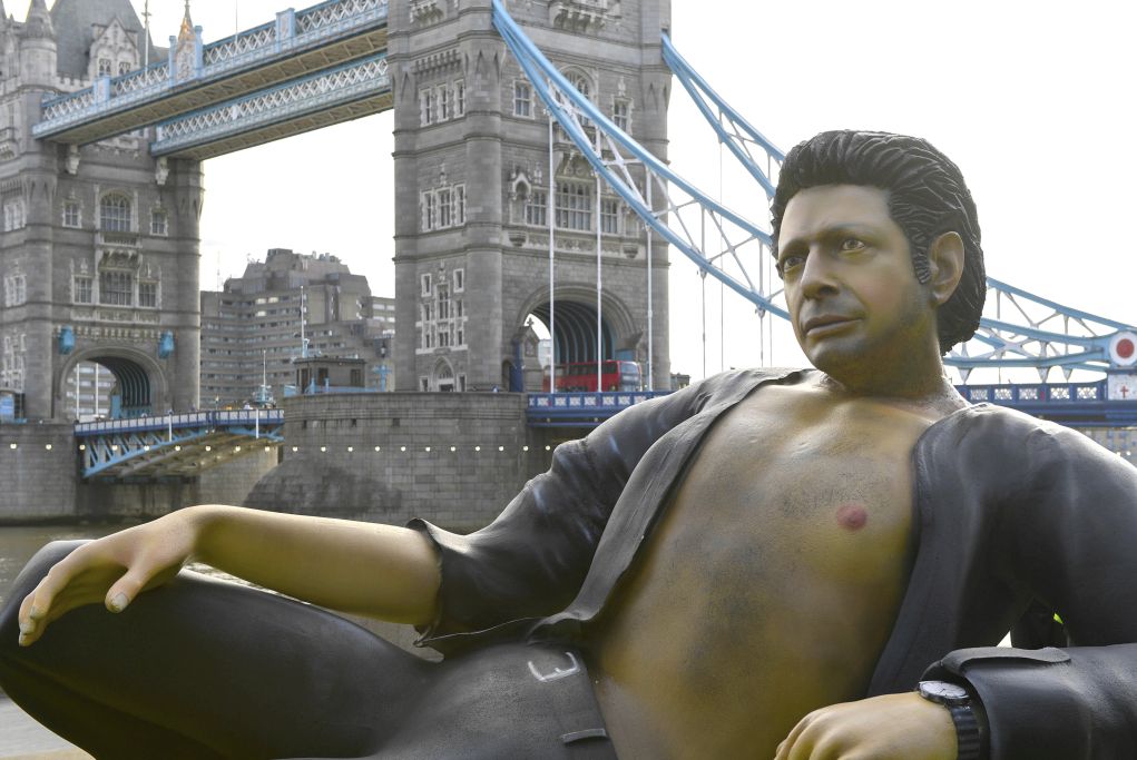 Λονδίνο: Άγαλμα του Τζεφ Γκόλντμπλουμ για τα 25 χρόνια του «Jurassic Park»