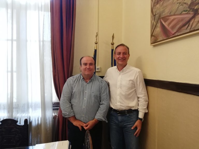 Χείρα βοηθείας των αποδήμων