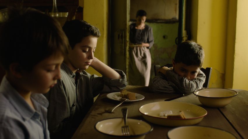 «Το νησί των δικαίων» του Deno Seder: γράφει ο Βασίλης Αργυριάδης