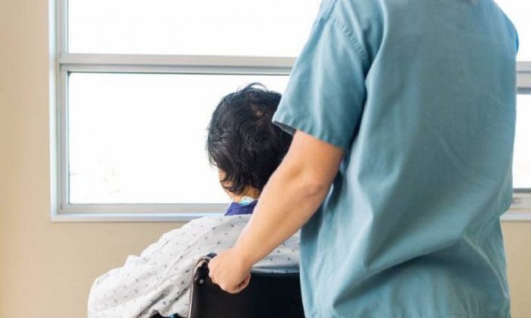 Παράνομες αποκλειστικές νοσοκόμες