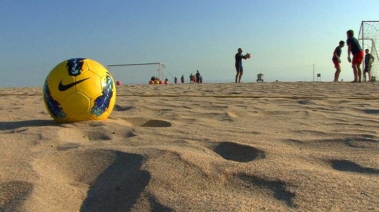 Beach volley στο Αθλητικό Κέντρο Τυρνάβου