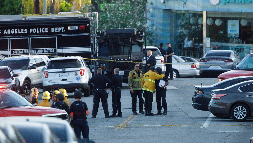Λος Άντζελες: Ένοπλος οχυρώθηκε σε σούπερ μάρκετ με 40 ομήρους – Μία νεκρή