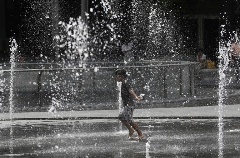 Κύμα ζέστης σαρώνει την Ευρώπη προκαλώντας ξηρασία και πυρκαγιές