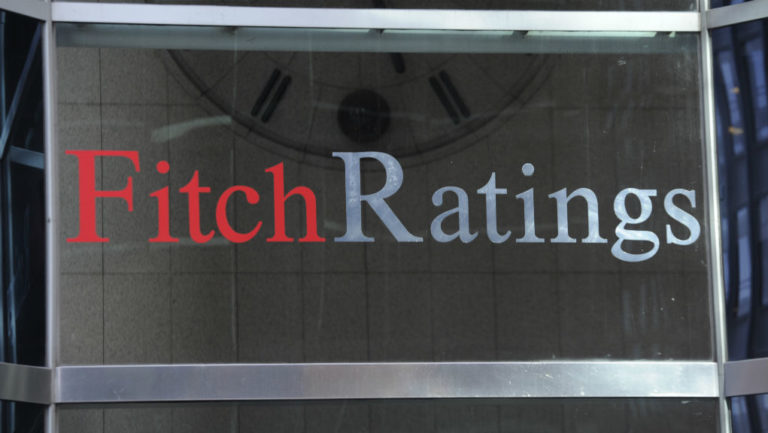 Fitch: Αναβάθμιση του αξιόχρεου ελληνικών τραπεζών