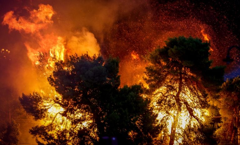 Εφιαλτικές ώρες για τους κατοίκους της Ανατολικής Αττικής-Δύο νεκροί (video)