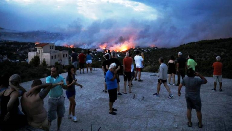 Κύμα αλληλεγγύης για τους πυρόπληκτους