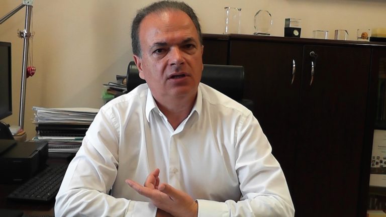 Ρέθυμνο: Δύο συμβάσεις για έργα οδοποιίας και συντηρήσεις σχολικών συγκροτημάτων