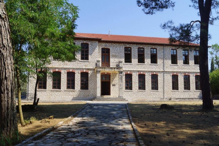 Μουσεία Ευεργετών και Κρασιού στη Ζίτσα
