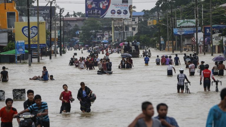 Μιανμάρ: Νεκροί και δεκάδες χιλιάδες εκτοπισμένοι από τις πλημμύρες