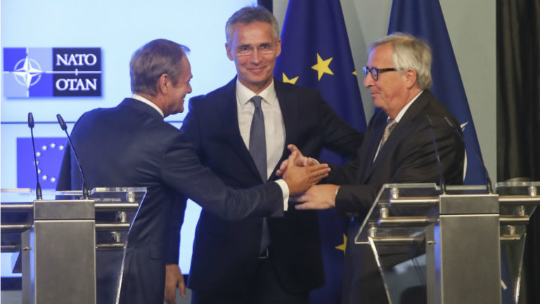 Υπογραφή κοινής δήλωσης για τη συνεργασία ΕΕ με ΝΑΤΟ