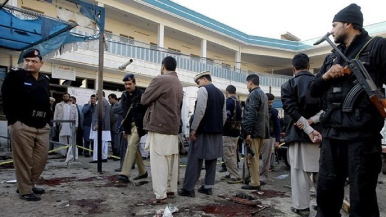 Πακιστάν: Δεκάδες νεκροί σε βομβιστική επίθεση-Το ΙΚ ανέλαβε την ευθύνη