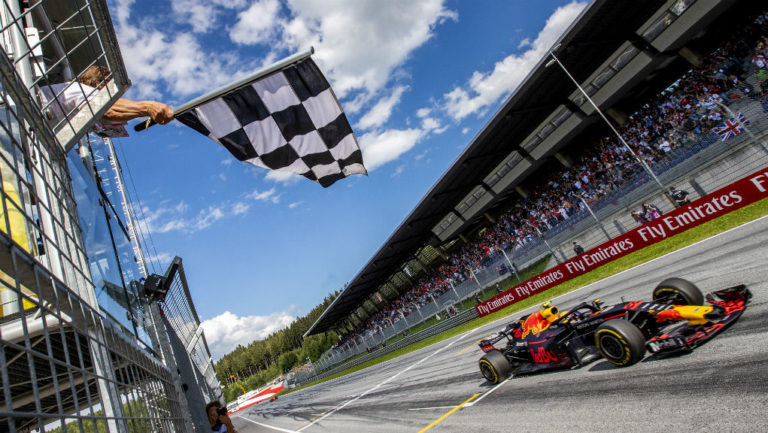 GP Αυστρίας: Νίκη-έκπληξη για Φερστάπεν καθώς οι Mercedes εγκαταλείπουν
