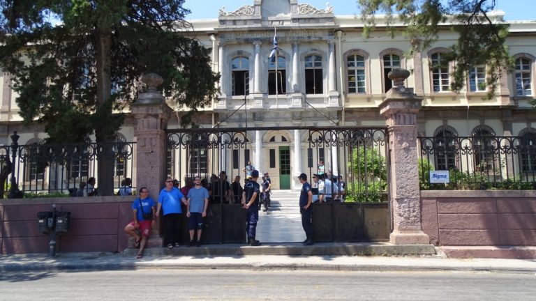 Δυο ανθρώπους σκότωσε στο παρελθόν ο 78χρονος που πυροβόλησε ανήλικο πρόσφυγα στη Μόρια