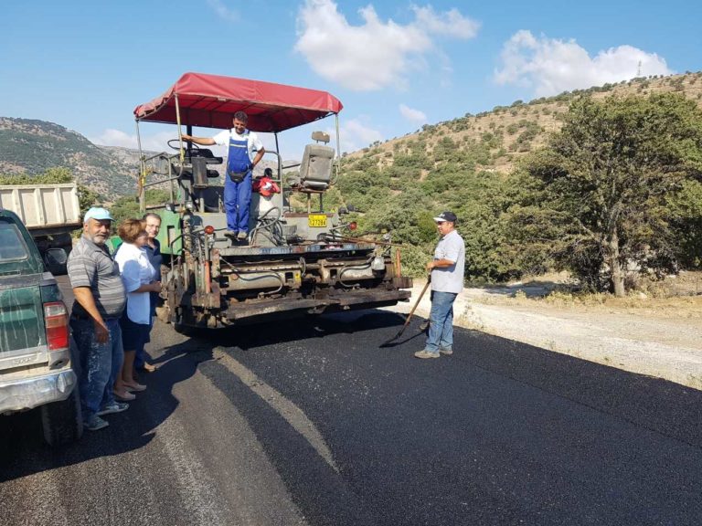 Λέσβος: Έργα συντήρησης στο δρόμο Βατούσα-Ρέμα-Χίδηρα