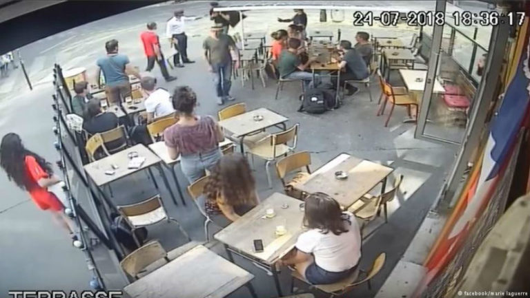 Σοκάρει το βίντεο παρενόχλησης σε βάρος 22χρονης στο Παρίσι