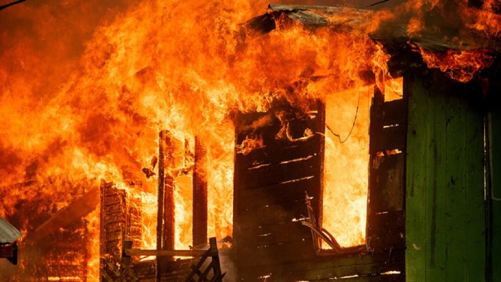 Καλιφόρνια: 4 αγνοούμενοι – 37.000  εκτοπισμένοι από τις πυρκαγιές