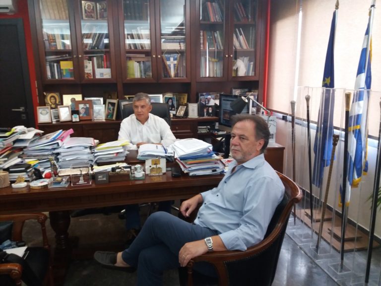 Συζήτησαν για την ανακατασκευή του δρόμου Φαρσάλων – Λάρισας