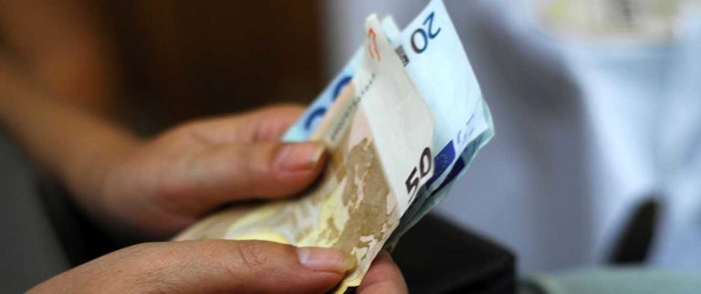Έκτακτη οικονομική ενίσχυση 700 ευρώ σε 250.000 νοικοκυριά-Από 17 Δεκεμβρίου οι αιτήσεις