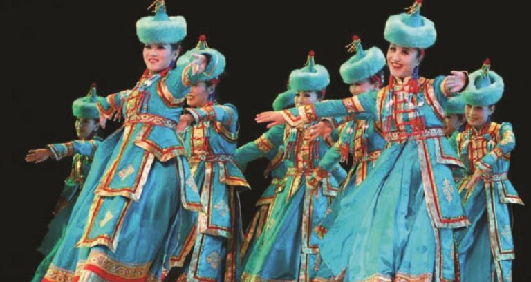 Επίσκεψη στην Πάτρα αντιπροσωπείας του Δήμου Πεκίνου και χορευτικού σχήματος