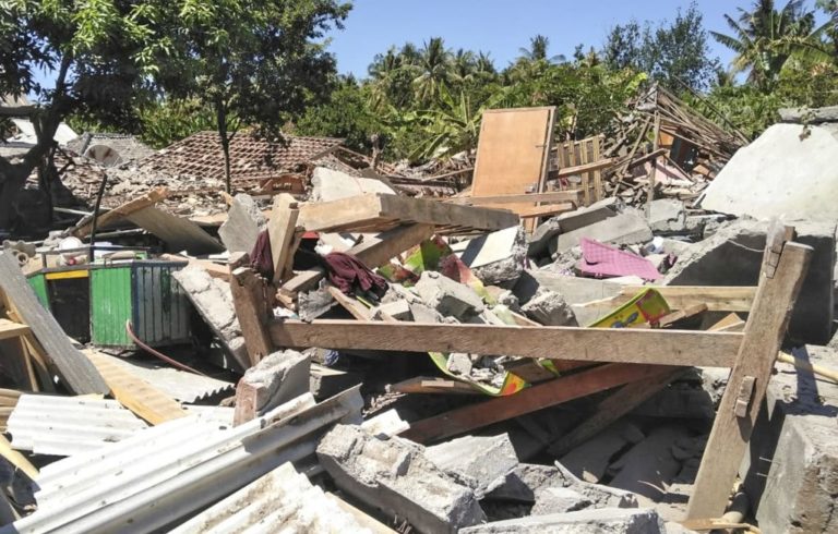 Ινδονησία: Τουλάχιστον 10 νεκροί από νέους σεισμούς στο νησί Λομπόκ