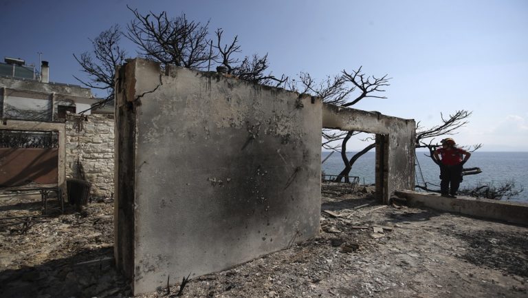 Τη Δευτέρα η καταβολή διπλών συντάξεων στους πυρόπληκτους της Αττικής (video)