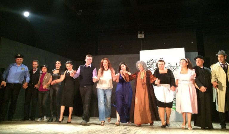 «Λευκές Ανάσες» από τους «οιπότες του Θεάτρου» στο Πανελλήνιο θεατρικό φεστιβάλ Διστόμου