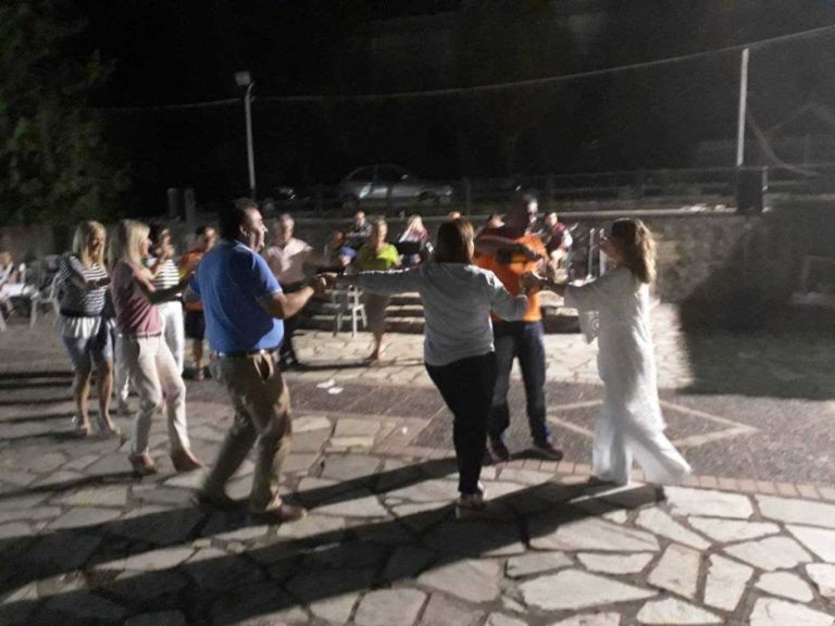 Διαδικτυακά μαθήματα Ελληνικών Παραδοσιακών Χορών στην Καισαριανή (videο)