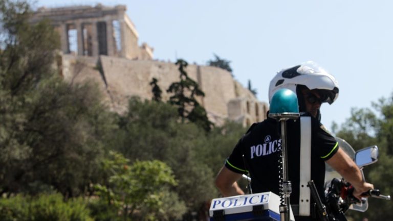 Έγκλημα Φιλοπάππου: Τη Δευτέρα η απολογία των τριών-Ταυτοποιήθηκαν από φωτογραφίες δύο τουριστριών-θυμάτων τους (video)