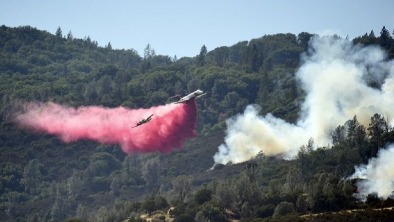 Μαίνεται η μεγαλύτερη πυρκαγιά στην ιστορία της Καλιφόρνια