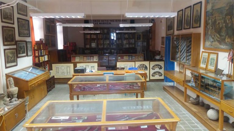 Εκθεση σχολικών βιβλίων στο Μουσείο Ιστορίας και Φυσικής- ομιλία Μ. Γεωργούλη