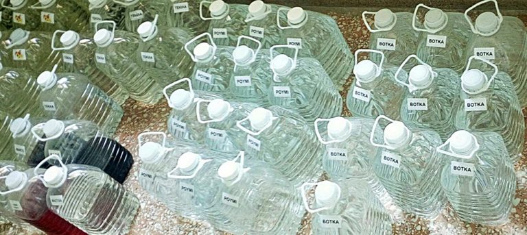 Ζάκυνθος: Κατασχέθηκαν 300 λίτρα λαθραία ποτά