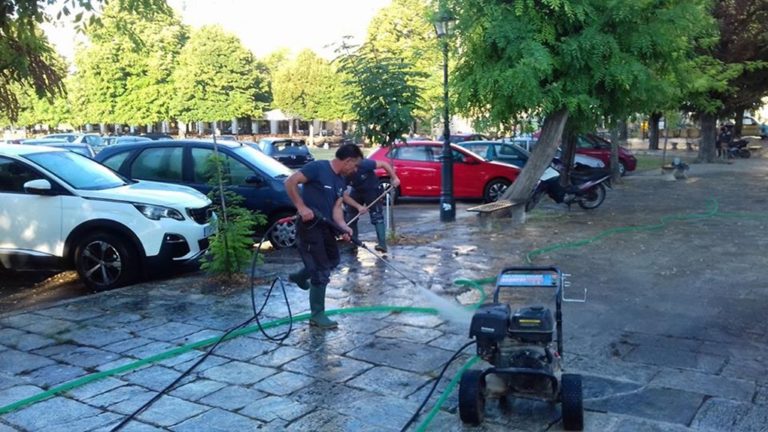Κέρκυρα: Καθάρισαν οι εθελοντές το ιστορικό κέντρο
