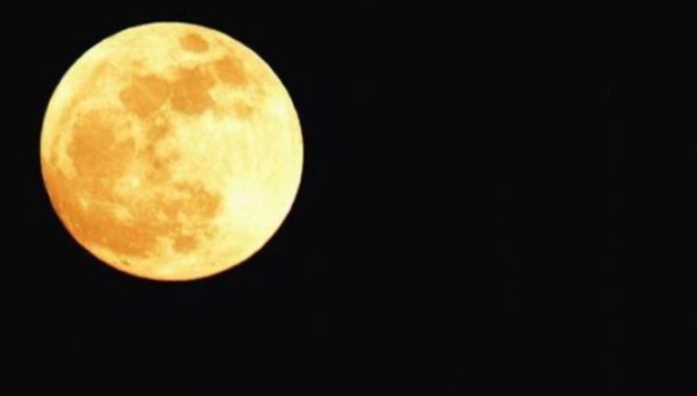 Δυτική Μακεδονία: Αυγουστιάτικο Φεγγάρι