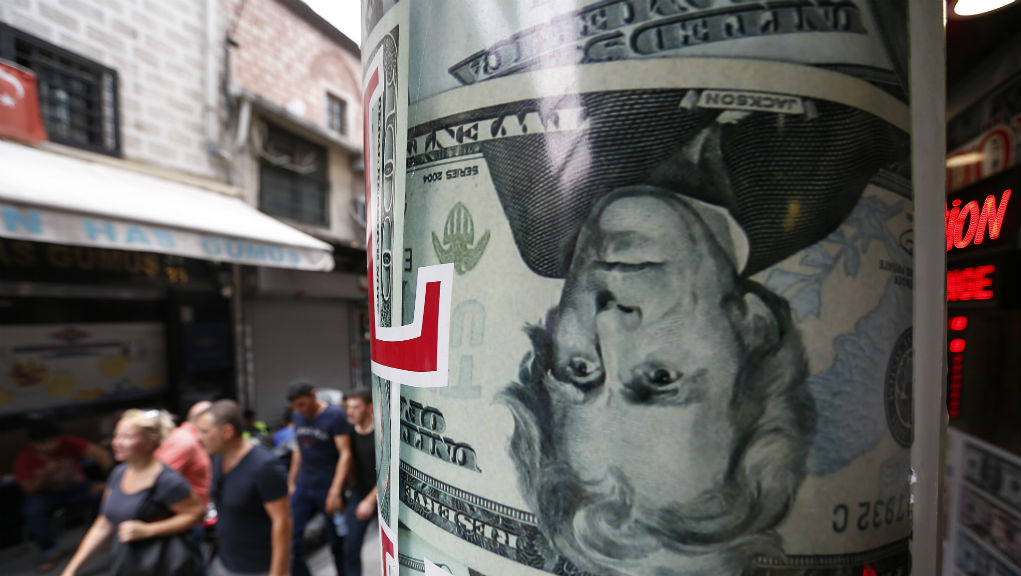 Υποχώρηση της τουρκικής λίρας κατά 3% έναντι του δολαρίου