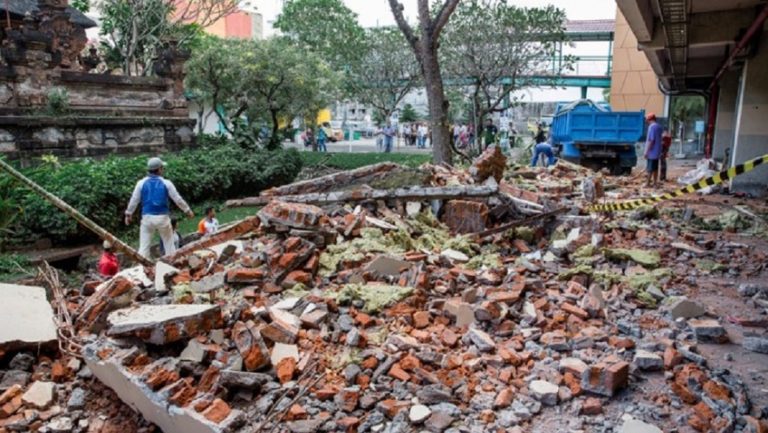 Ινδονησία: Στους 436 οι νεκροί του σεισμού -Συλλυπητήρια του Πρ. Παυλόπουλου