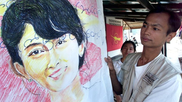 ΟΗΕ: Η Σου Κι θα έπρεπε να έχει παραιτηθεί λόγω των διώξεων κατά των Ροχίνγκια