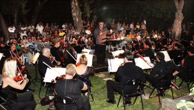 Η Συμφωνική Ορχήστρα δήμου Αθηναίων αποχαιρετά το καλοκαίρι στο Πάρκο Ελευθερίας
