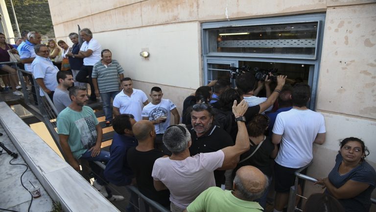 Την παραίτηση Ψινάκη ζητούν οι δημοτικοί σύμβουλοι Μαραθώνα