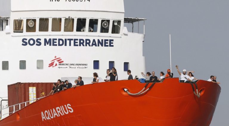 Μοίρασμα των 58 μεταναστών του Aquarius σε τέσσερις χώρες