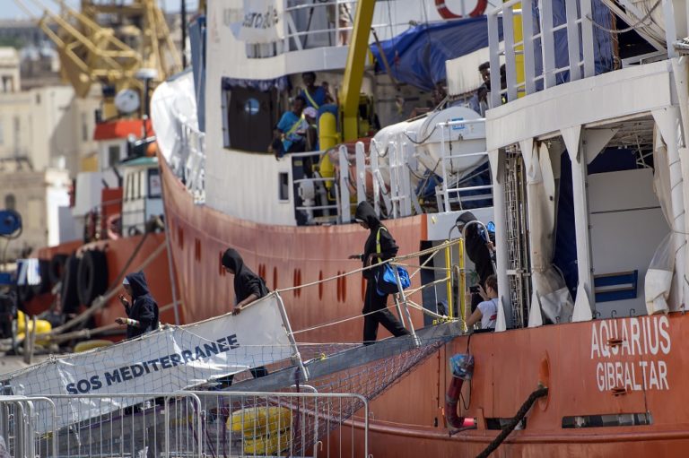H Διεθνής Αμνηστία για την “ιταλική επιθετικότητα στις διασώσεις στη Μεσόγειο”