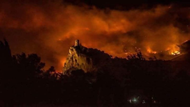 Ιταλία: Τεράστια πυρκαγιά στα περίχωρα της Πίζας
